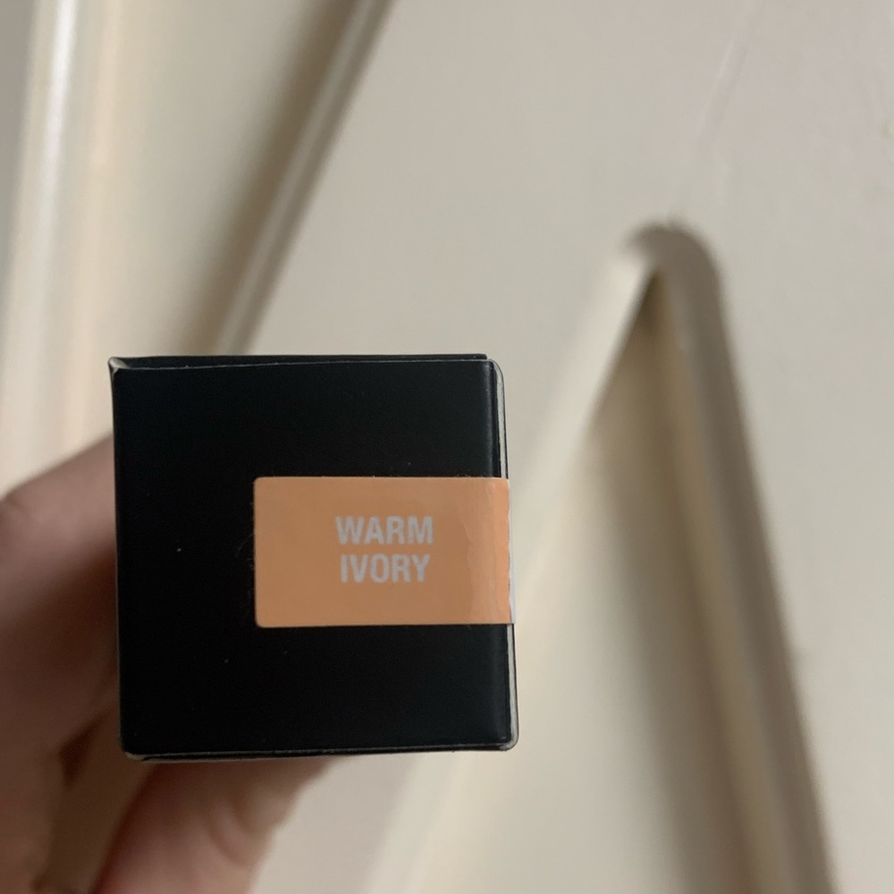 Anastasia Beverly Hills Stick Foundation in Warm Ivory - FREE SHIPPING